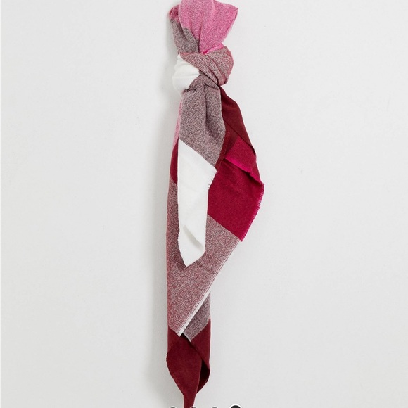 ASOS Design Oversized Square Woven Scarf in Checkered Pink - Picture 5 of 8